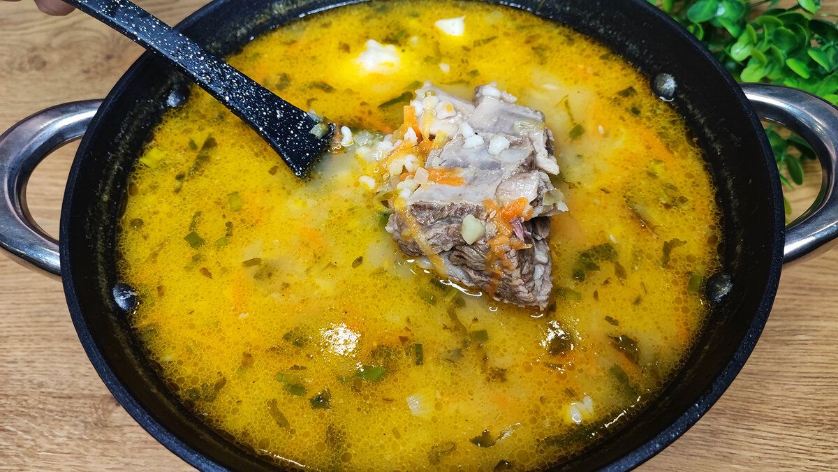 Рассольник: душевный суп, который вновь соберет семью за столом