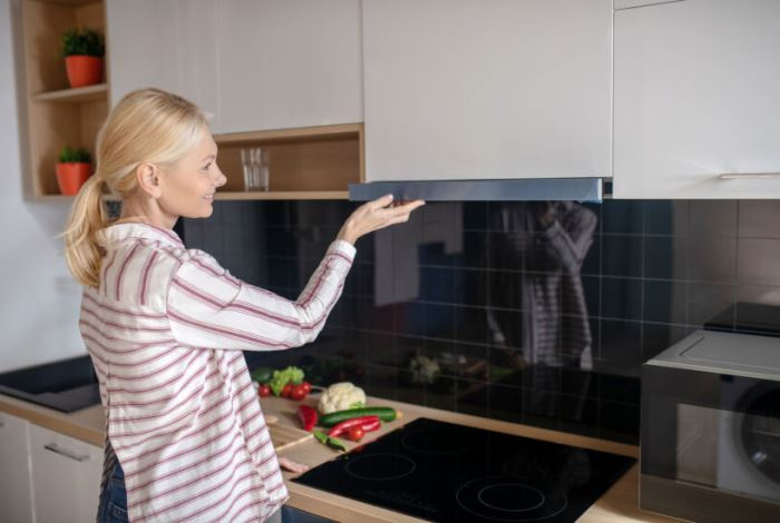 Зачем чистить вытяжку на кухне: важные советы для здоровья