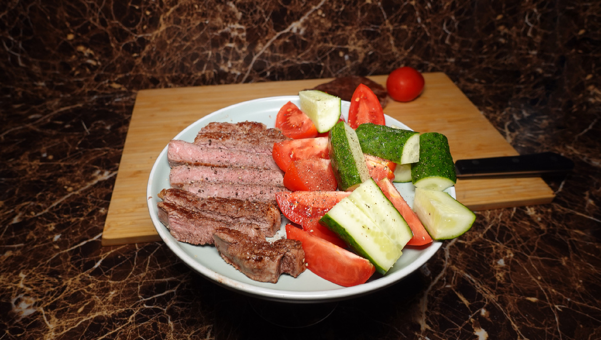 Нежный стейк по-парижски: простота и вкус