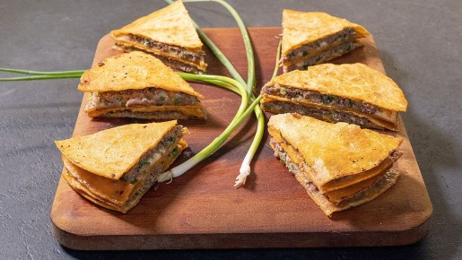 Невероятные лепешки с фаршем и сыром, которые затмят шаурму и пиццу