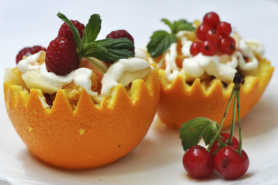 Фруктовый салат в апельсиновых чашечках: яркий акцент вашего праздничного стола
