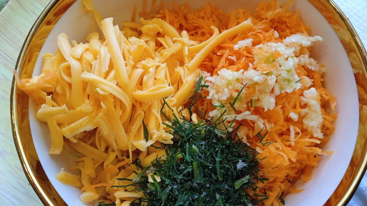 Новый взгляд на закуску с морковью и сыром