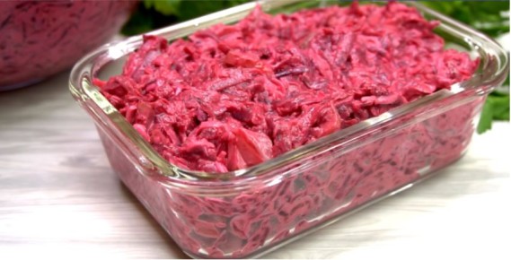 Свежий взгляд на салат из свеклы: быстро, просто, вкусно