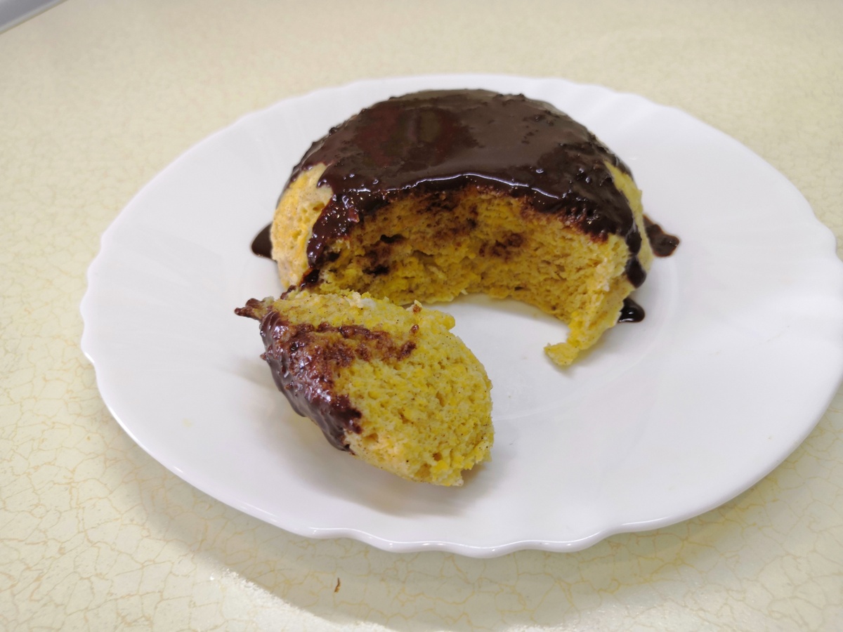 Тыквенный кекс за 10 минут: полезный десерт для ПП