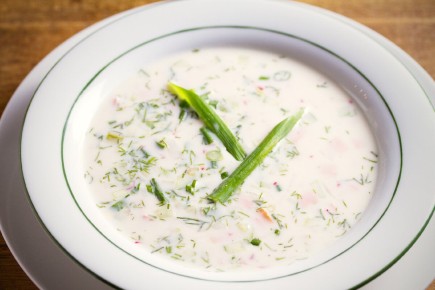 Окрошка с говядиной: свежий взгляд на любимое летнее блюдо