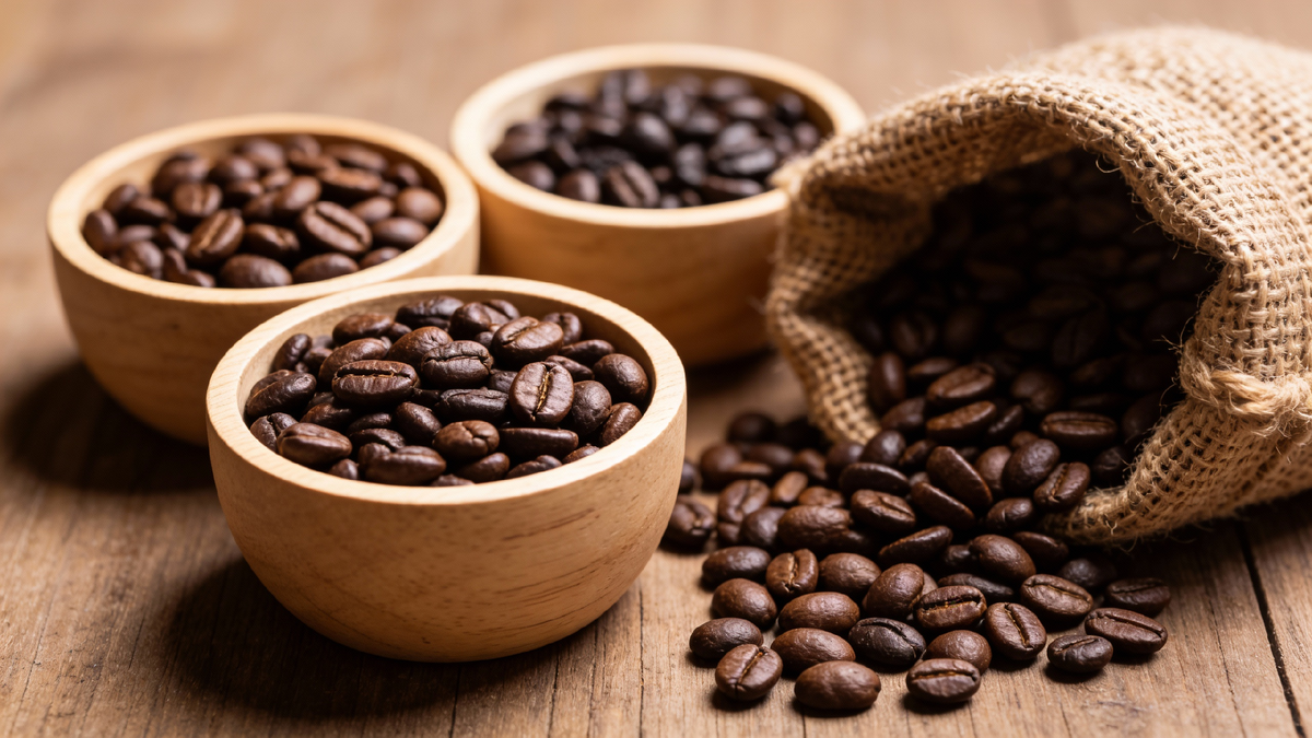 Как выбрать идеальный кофе для кофеварки: 5 популярных сортов