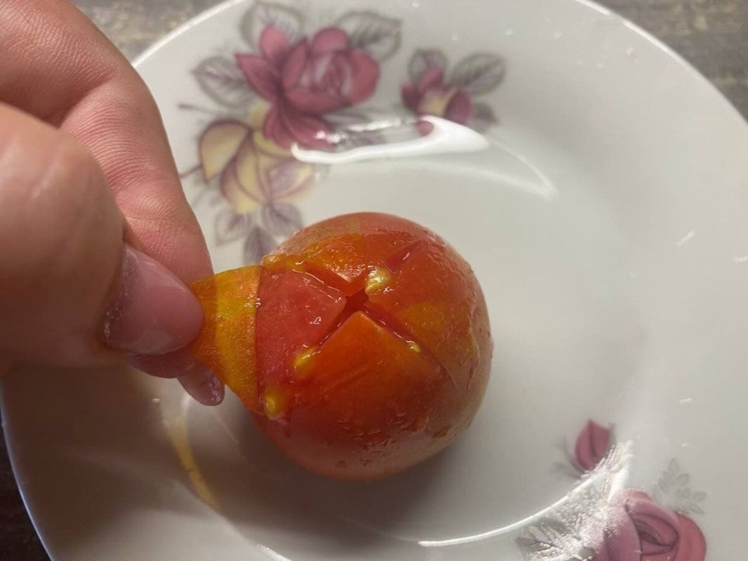 Как быстро и легко очистить помидоры от кожуры