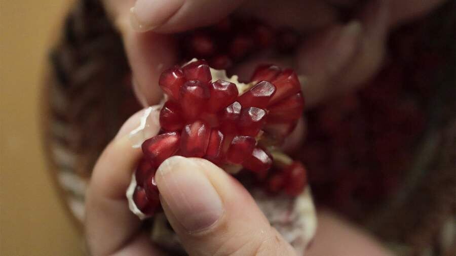 Гранатовый браслет: идеальный салат на Новый год