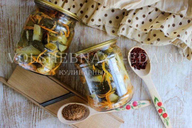 Универсальный салат из огурцов с морковью по-корейски на зиму