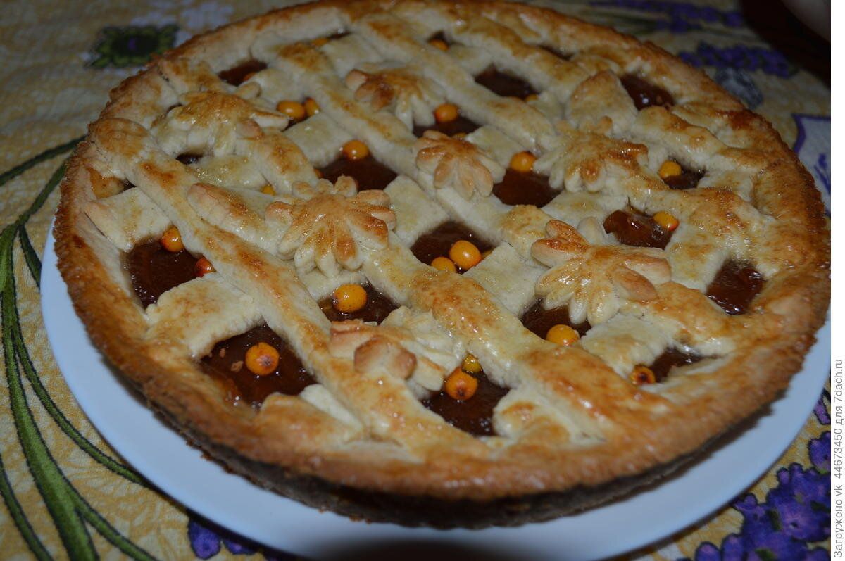 Идеальный зимний пирог с вареньем для вечера с чаем