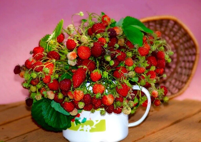 Изысканные рецепты с сочной клубникой: от свинины до десертов