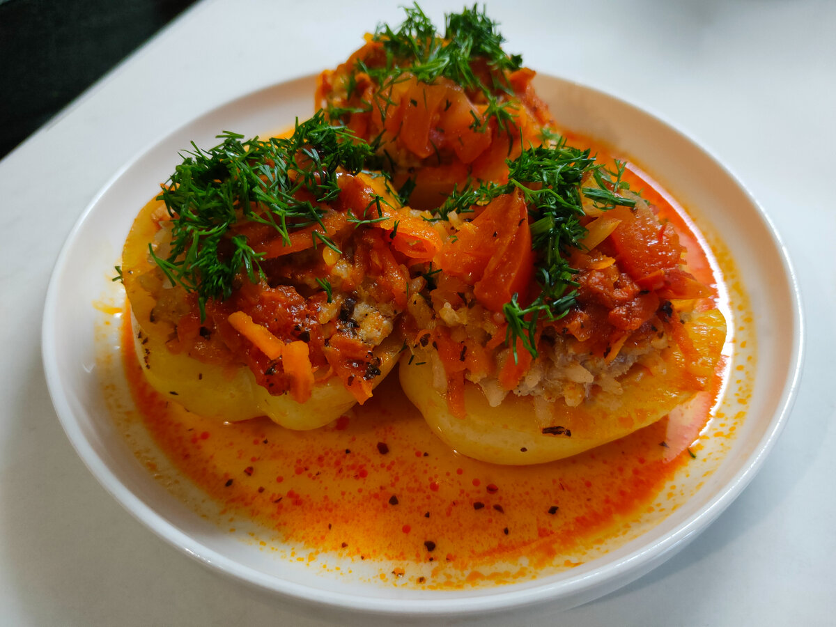 Яркие и вкусные фаршированные перцы на летний стол