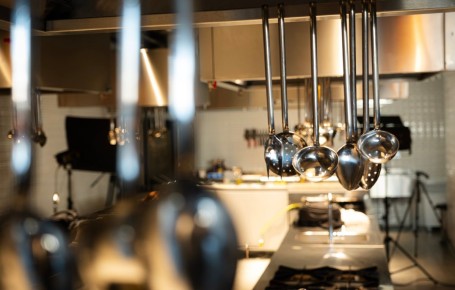 Сеть "Много лосося" проводит аудит после сообщений об отравлениях клиентов