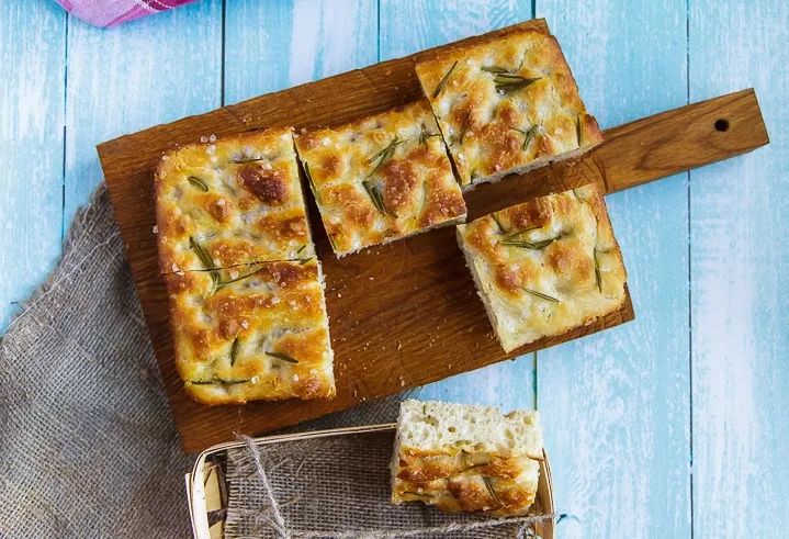 Неповторимая фокачча на закваске: простое искусство итальянской кухни