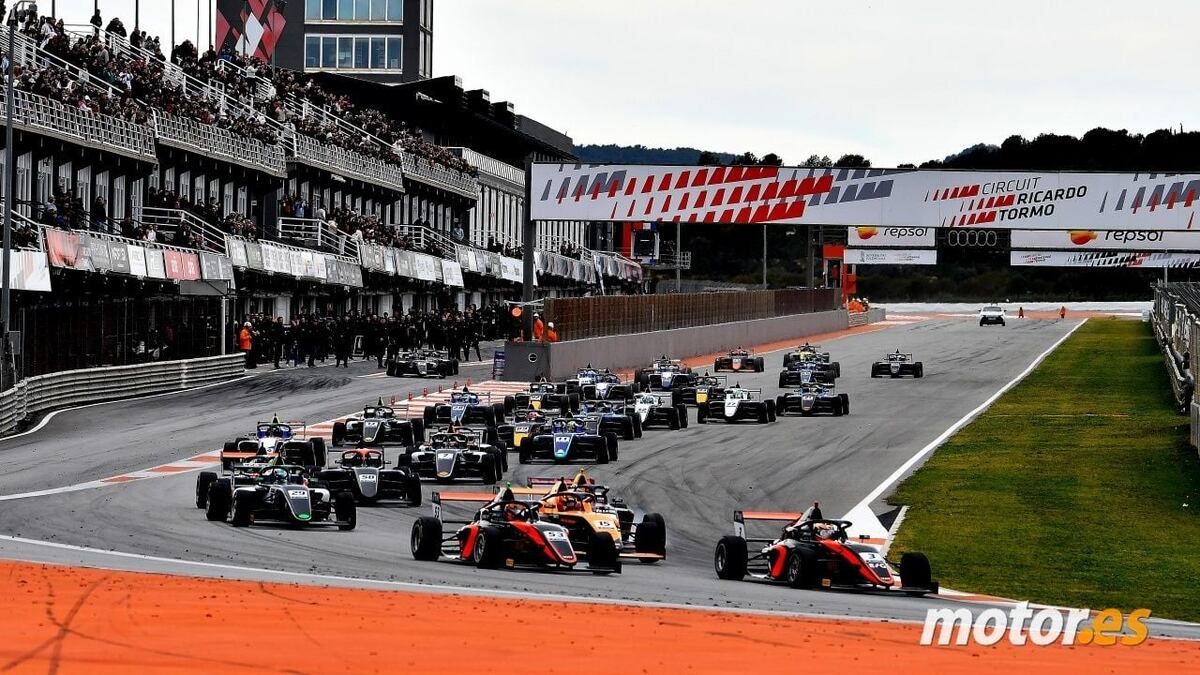 Марчак завоевывает лидерство в Суперкубке Porsche после напряженного уикенда