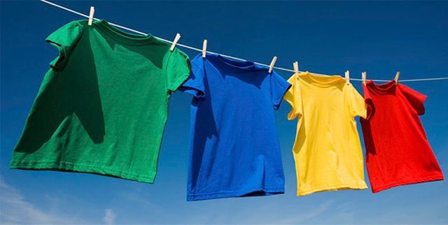 Как вернуть свежесть старым футболкам за считанные минуты