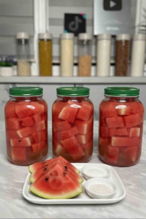 Как быстро мариновать арбузы: освежающий летний десерт в вашей банке