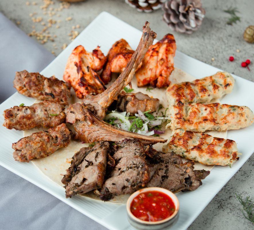 Шашлыки из четырех видов мяса: секреты идеального барбекю