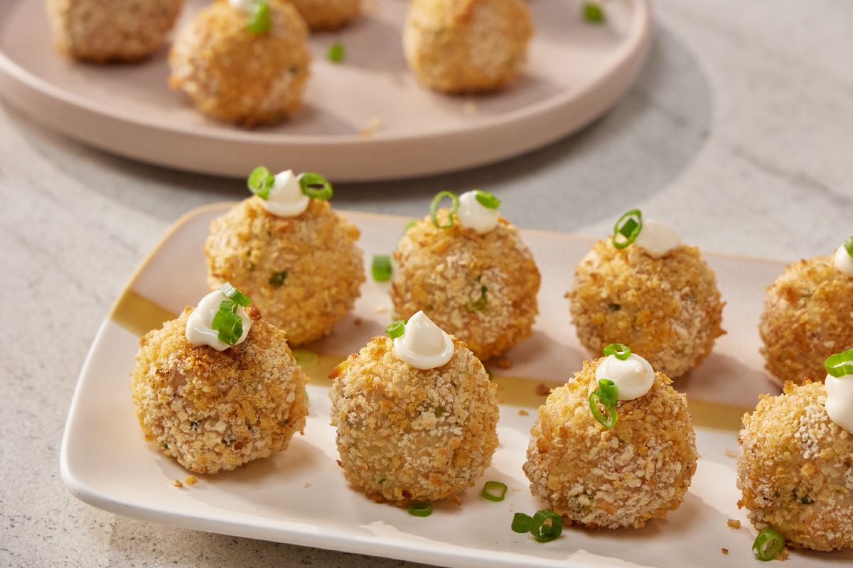 Вкусные рисовые шарики с тунцом: идеальная закуска для любого стола