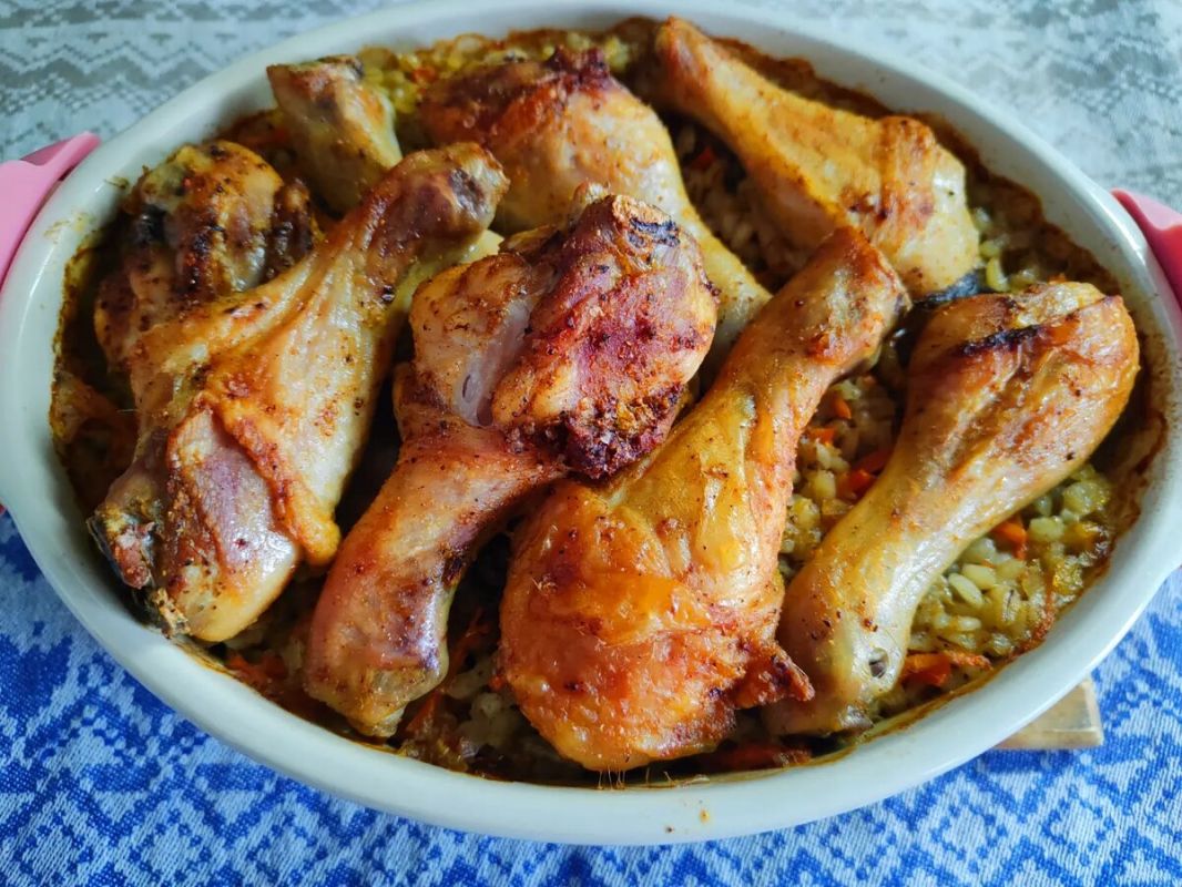 Изысканные куриные ножки с перловкой: вкус детства на вашей кухне