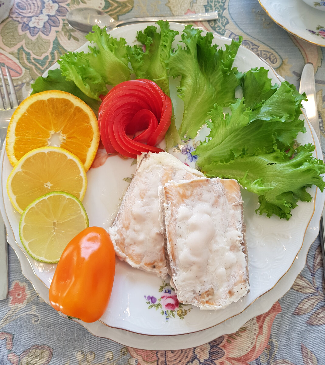 Запечённая горбуша с фруктами: идеальный ужин за 30 минут