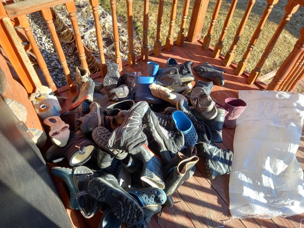 Старая обувь на свалку: как избавиться от ненужного хлама