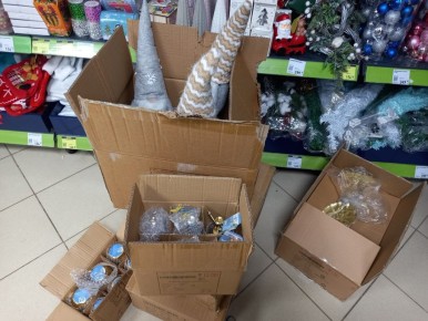 Новогодние находки в Фикс Прайс: чайник и кружка за 600 рублей привлекают внимание