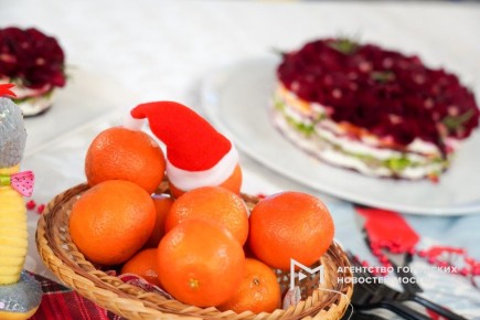 Как правильно устроить новогоднее застолье: советы департамента здравоохранения