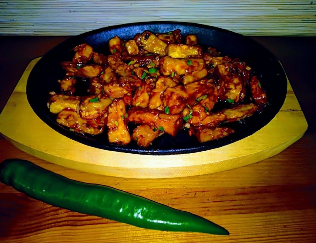 Как подготовить хрустящие баклажаны в кисло-сладком соусе