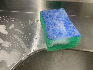 Эффективная чистка губки для мытья посуды: простое решение без химии