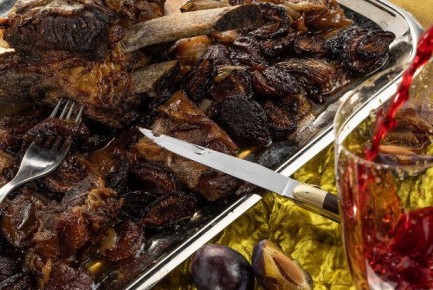 Говядина со сливами