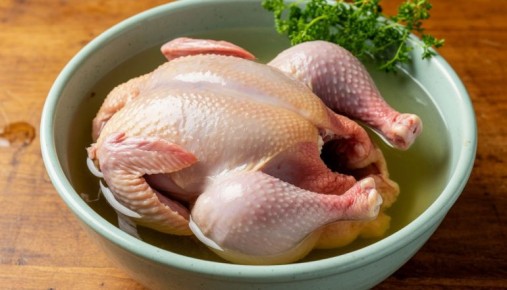 Как вернуть натуральный вкус куриного мяса: секреты удаления «химии» из куропатки