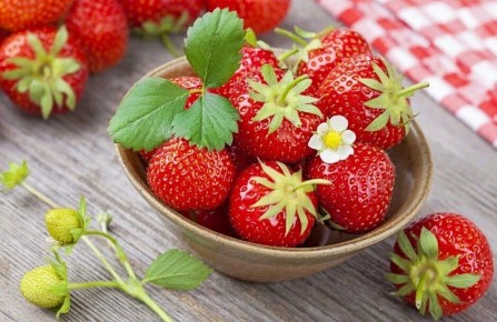 Ароматные клубничные заготовки: радуем себя вкусом на зиму