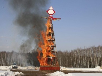 Зачем на Масленицу сжигают чучело