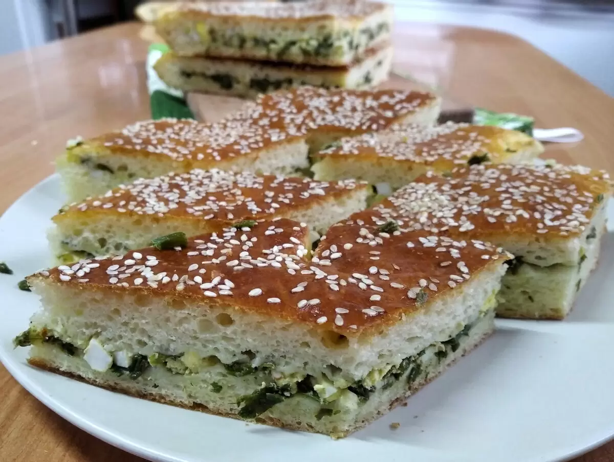 Нежный картофельный пирог с зелёным луком: откройте новый вкус!