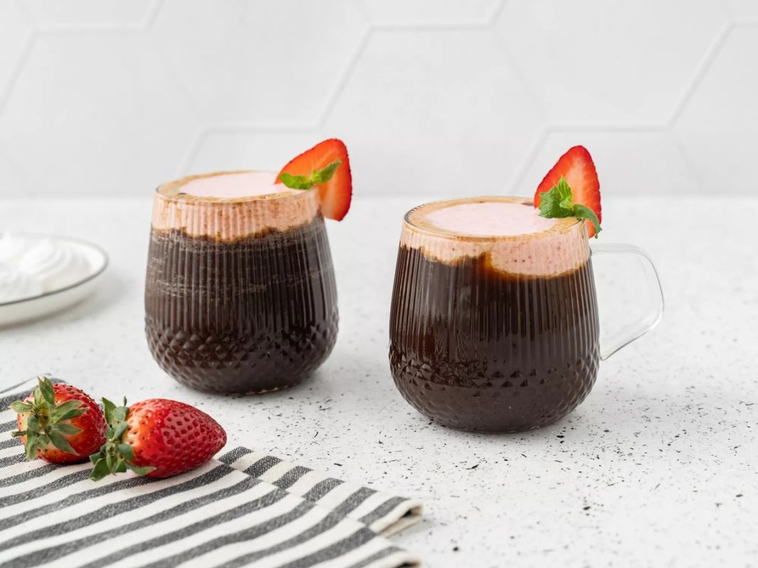 Кофейная революция: новый вкус с клубникой и сливками