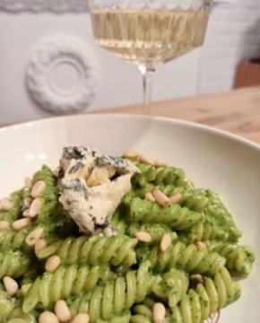 Изумрудная паста: быстрое освобождение от вечерней усталости