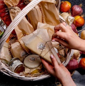 Съедобные подарки: Как порадовать на 23 февраля и 8 марта?