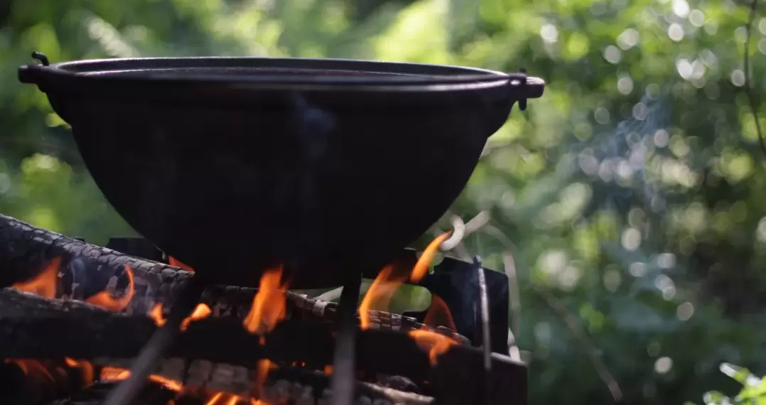 Как выбрать идеальный казан для походов