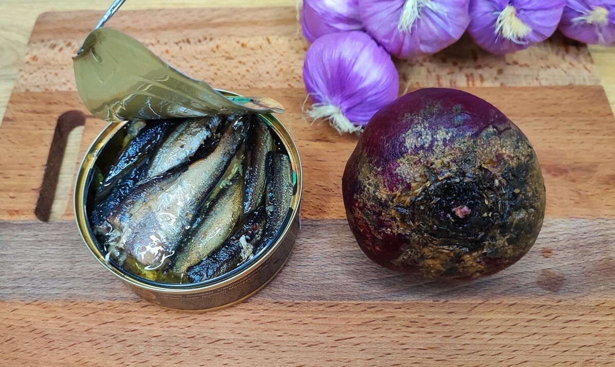 Салат «Рижский» со шпротами: простота и вкус на вашем столе