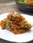 Куриные бёдра с рисом в томатном соусе: быстро и вкусно