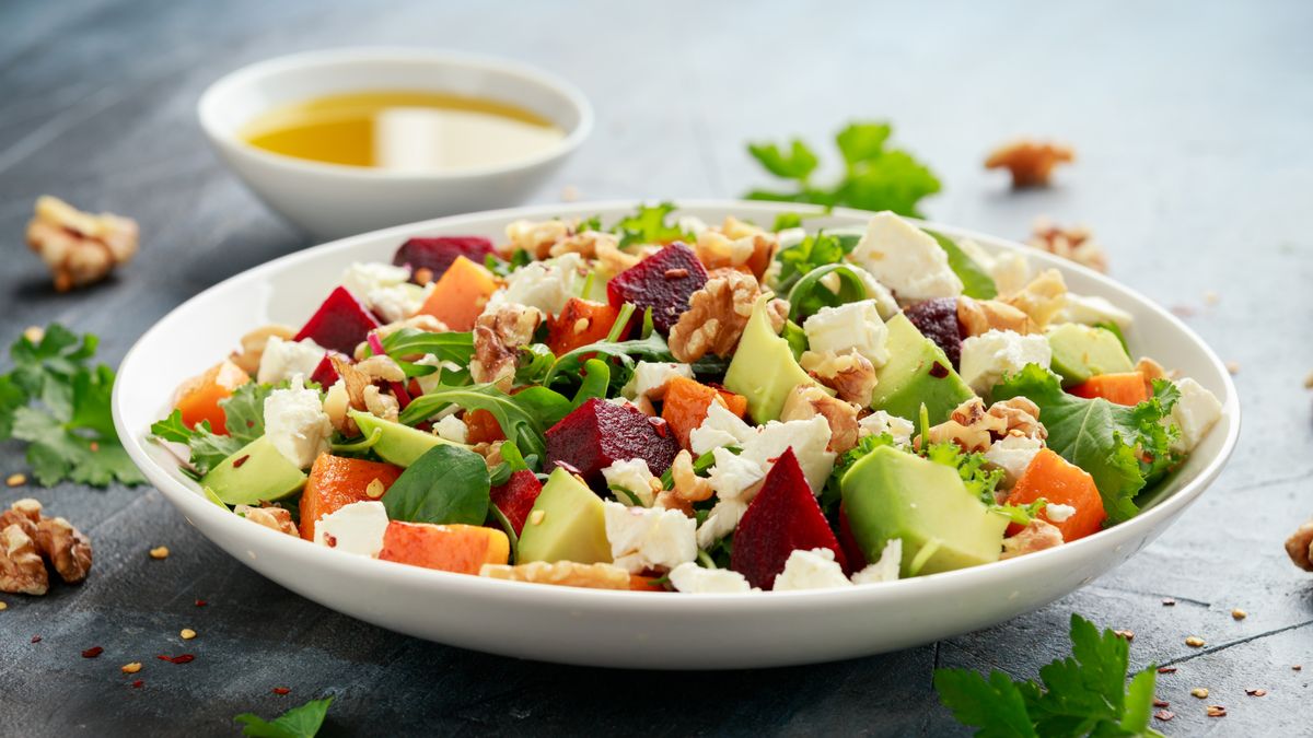 Осенний салат: яркие вкусы, полезные ингредиенты и сезонный кайф